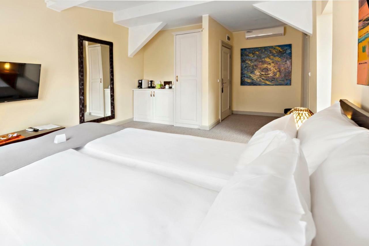 Superb Luxury Suites Белград Номер фото